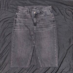 American Eagle Denim Skirt (size 12)